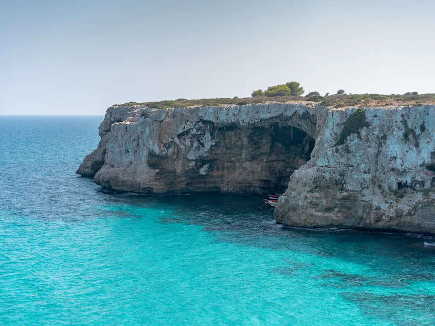 Nodes 25 - Descubre el privilegio de recorrer Menorca en autocaravana de alquiler este invierno