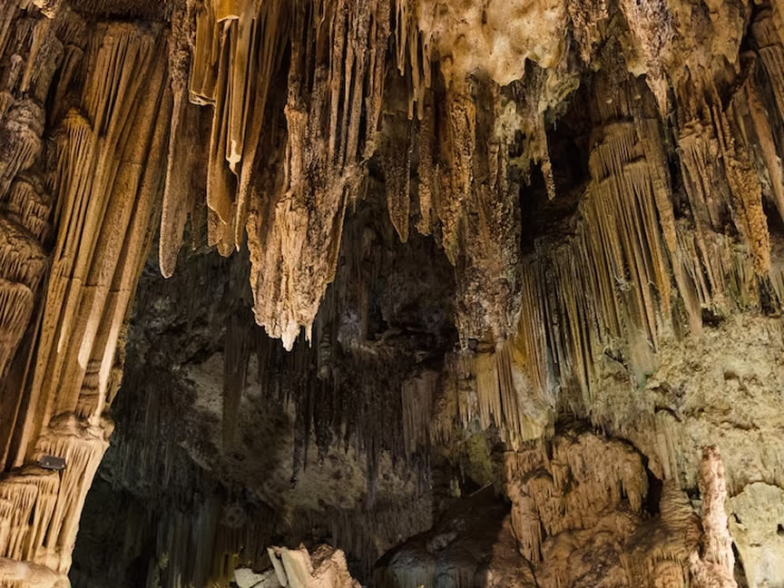 Nodes 25 - Ruta en autocaravana de alquiler por las cuevas y grutas más impresionantes
